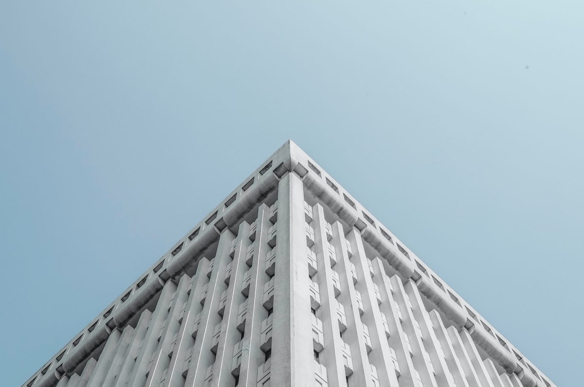 17c com这一段我会倒着看：先抓这段话的比较对象是不是换了，再画一条时间线（先把口径对齐）